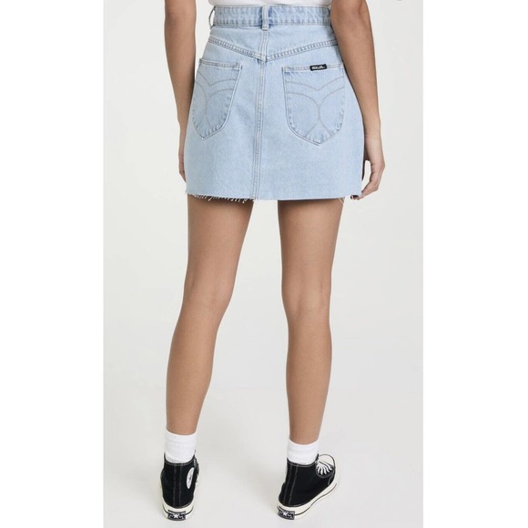 NWT Rollas Womens‎ Classic Denim Mini Skirt Size 24 Pockets Raw Hem Vanessa Blue - Picture 2 of 16